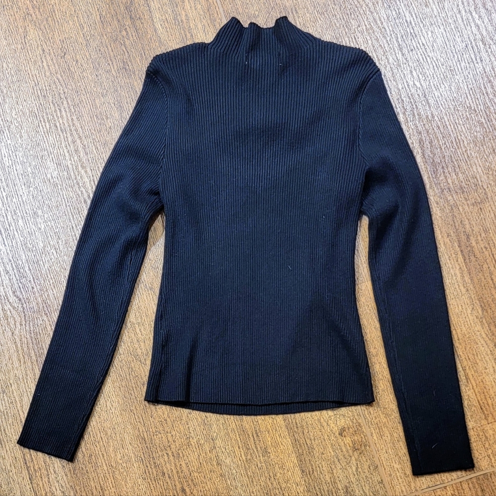 Sweet Rain Young Contemporary Black Long Sleeve Top with Studded Shoulders Sz S - Picture 2 of 2
